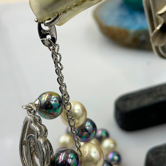 16” Cultured White Pearls & Peacock Colored Cultured Pearls With 925 Clasp - Picture 10 of 10